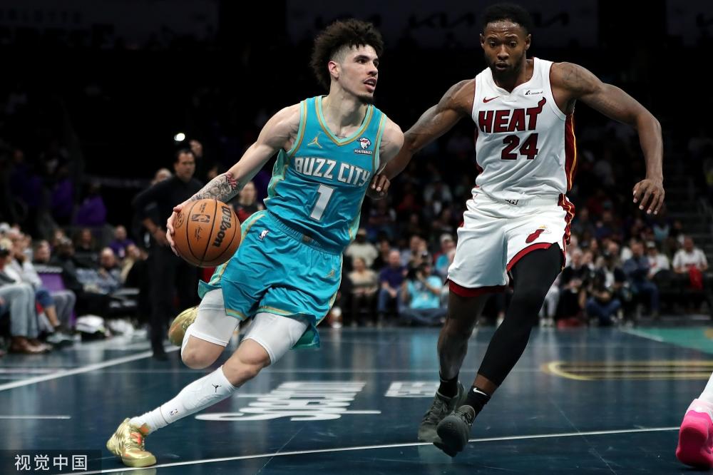 她的成功背 她的成功背